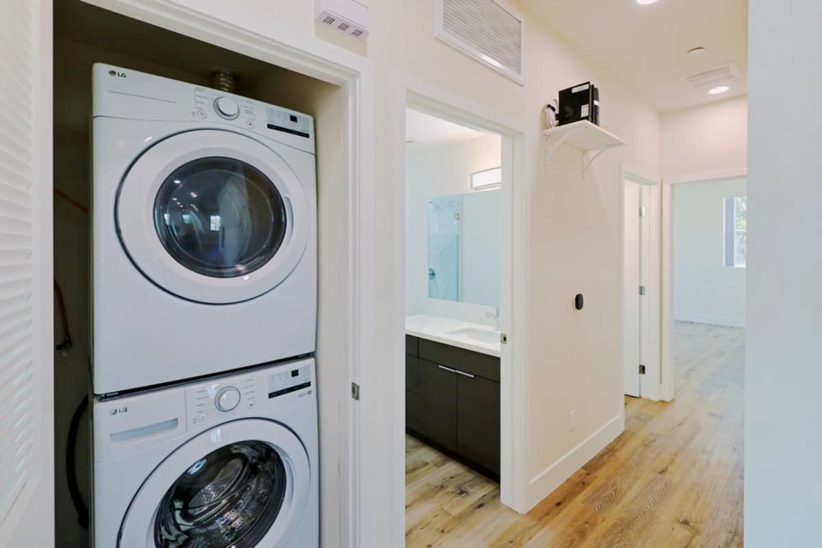 1189 W 37th Place image