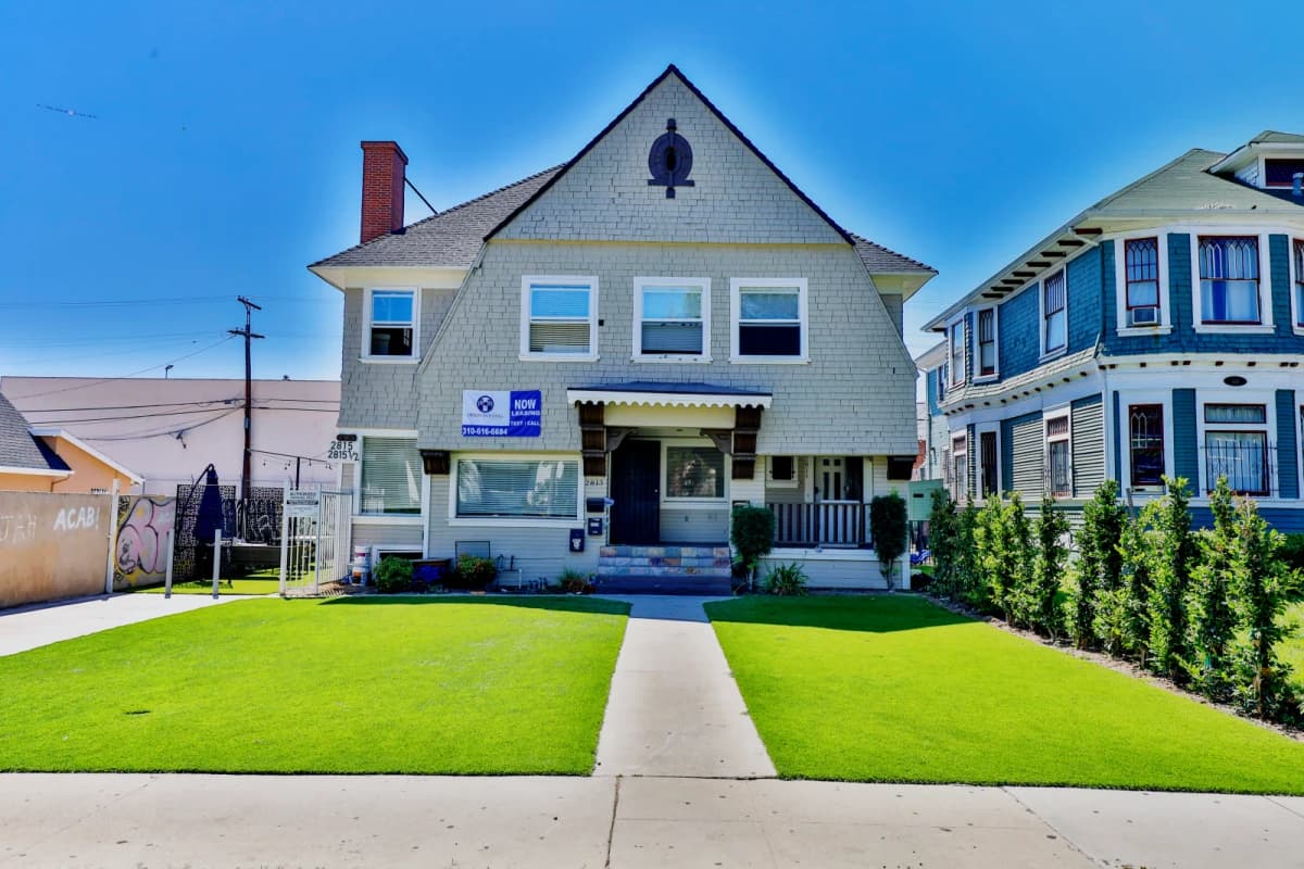 2815 Menlo Ave image 2