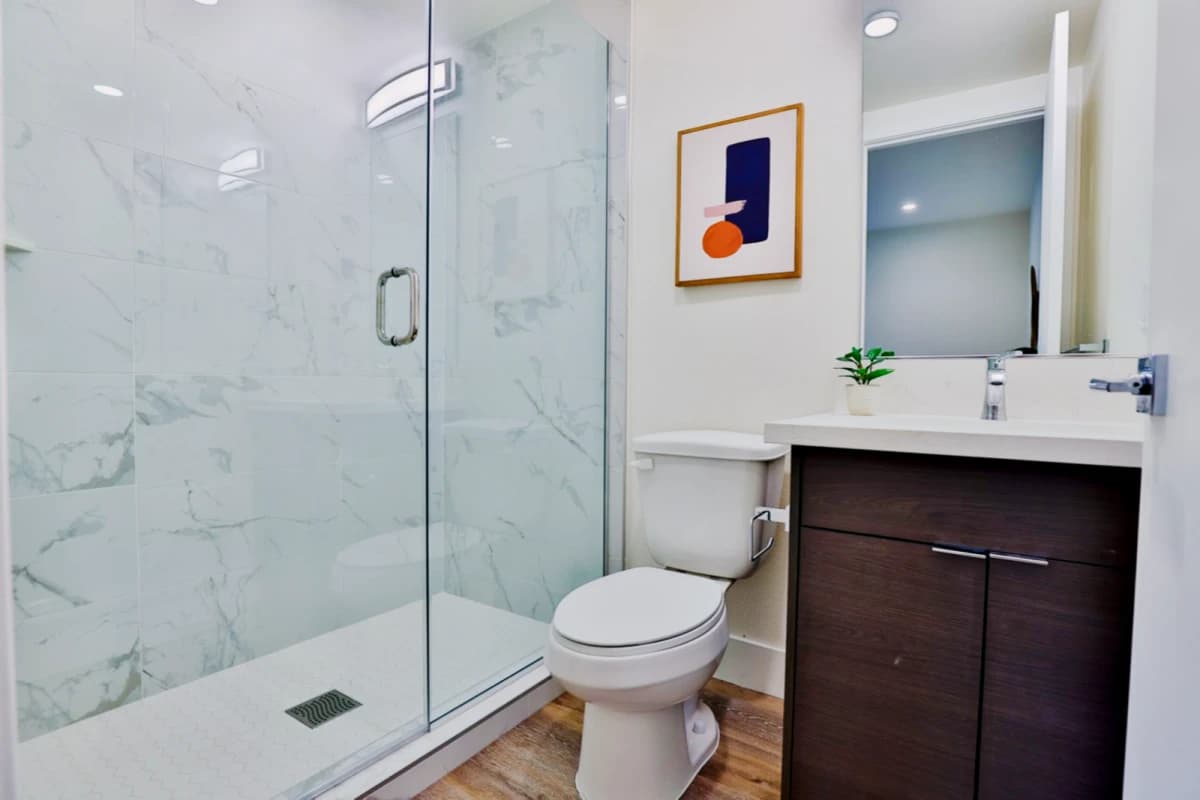 1164 W 37th Pl image