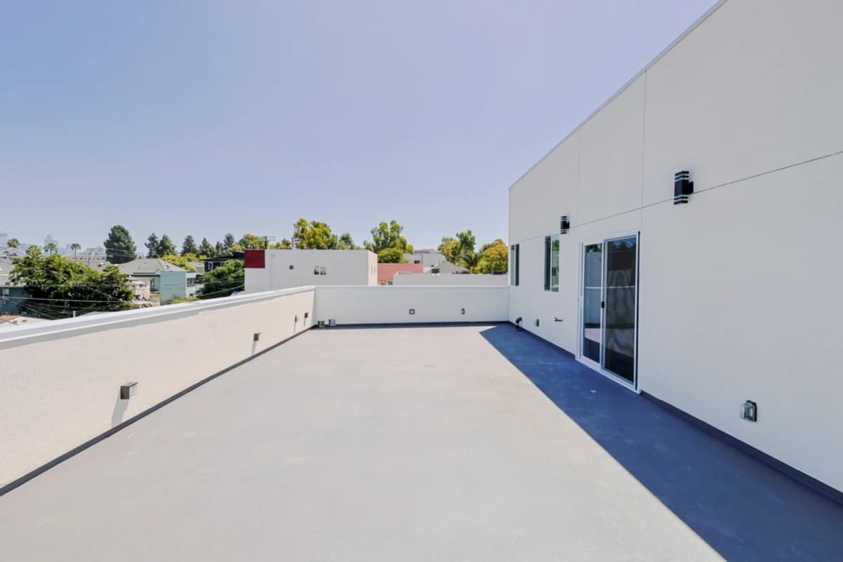 Outdoor Features