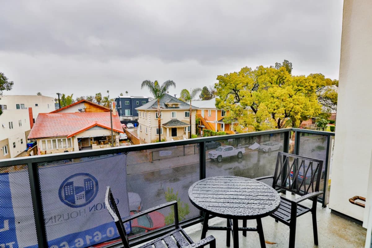 1164 W 37th Pl image