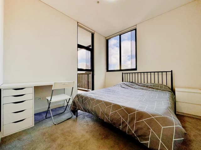 5 Sam Sing St