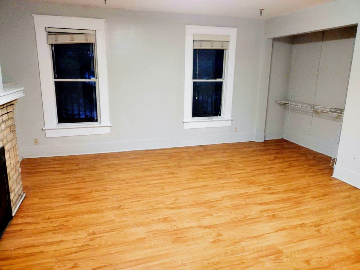201 - large bedroom w/ shared bathroom