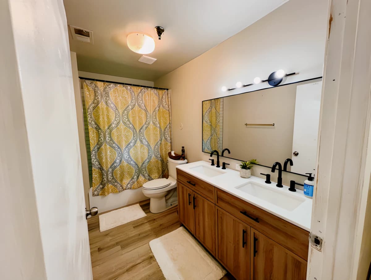 Avondale House image