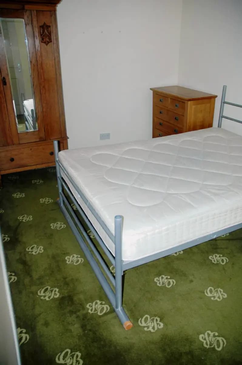 apartment near Parkfield Street
