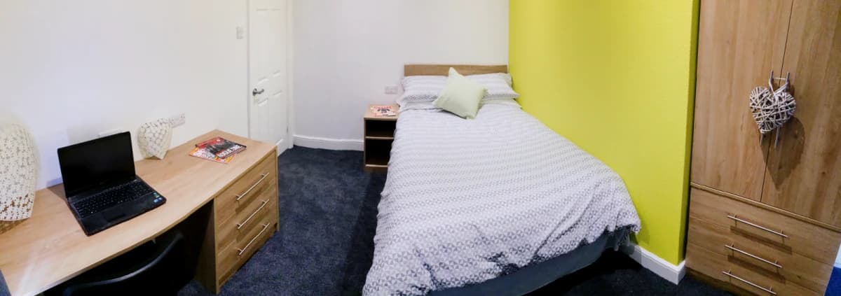 3 Bedrooms 1 bathroom