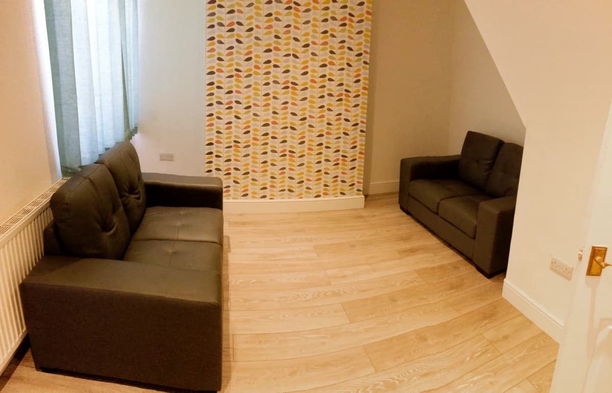 3 Bedrooms 1 bathroom
