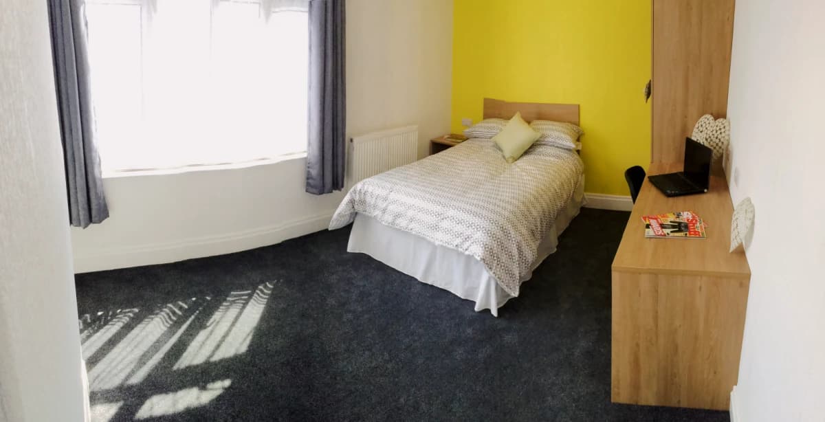 3 Bedrooms 1 bathroom