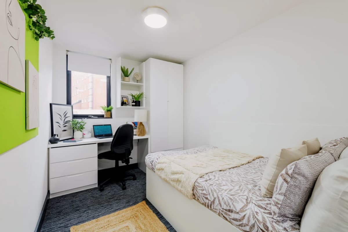 Standard En-Suite
