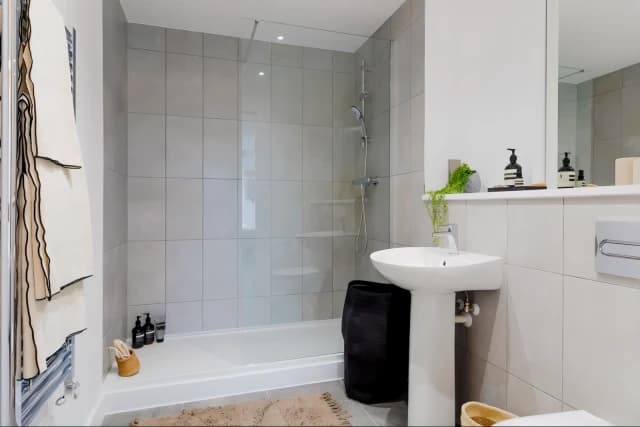 2 bedrooms 2 bathrooms