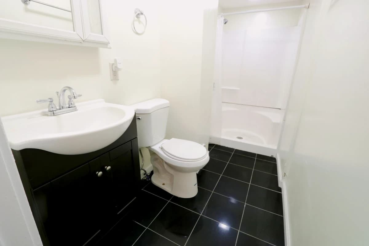 4 Bed 2 Full Bath Male Roommates