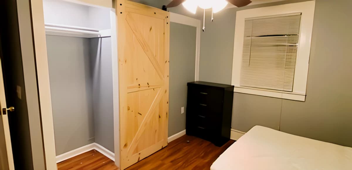 3 Bed 3 Bath Female Roommates