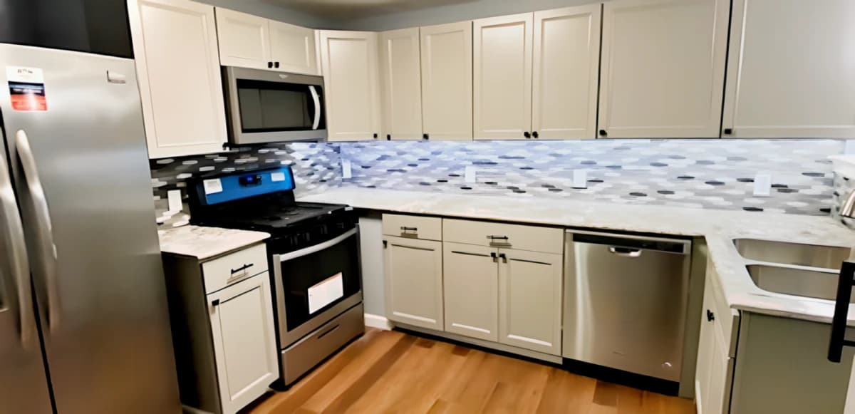 3 Bed 3 Bath Female Roommates