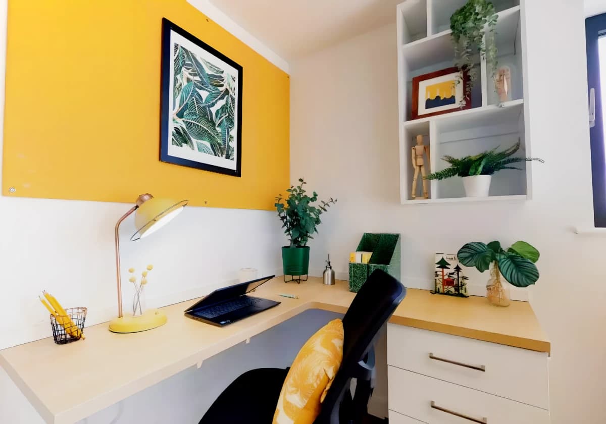 iQ Haywood House image