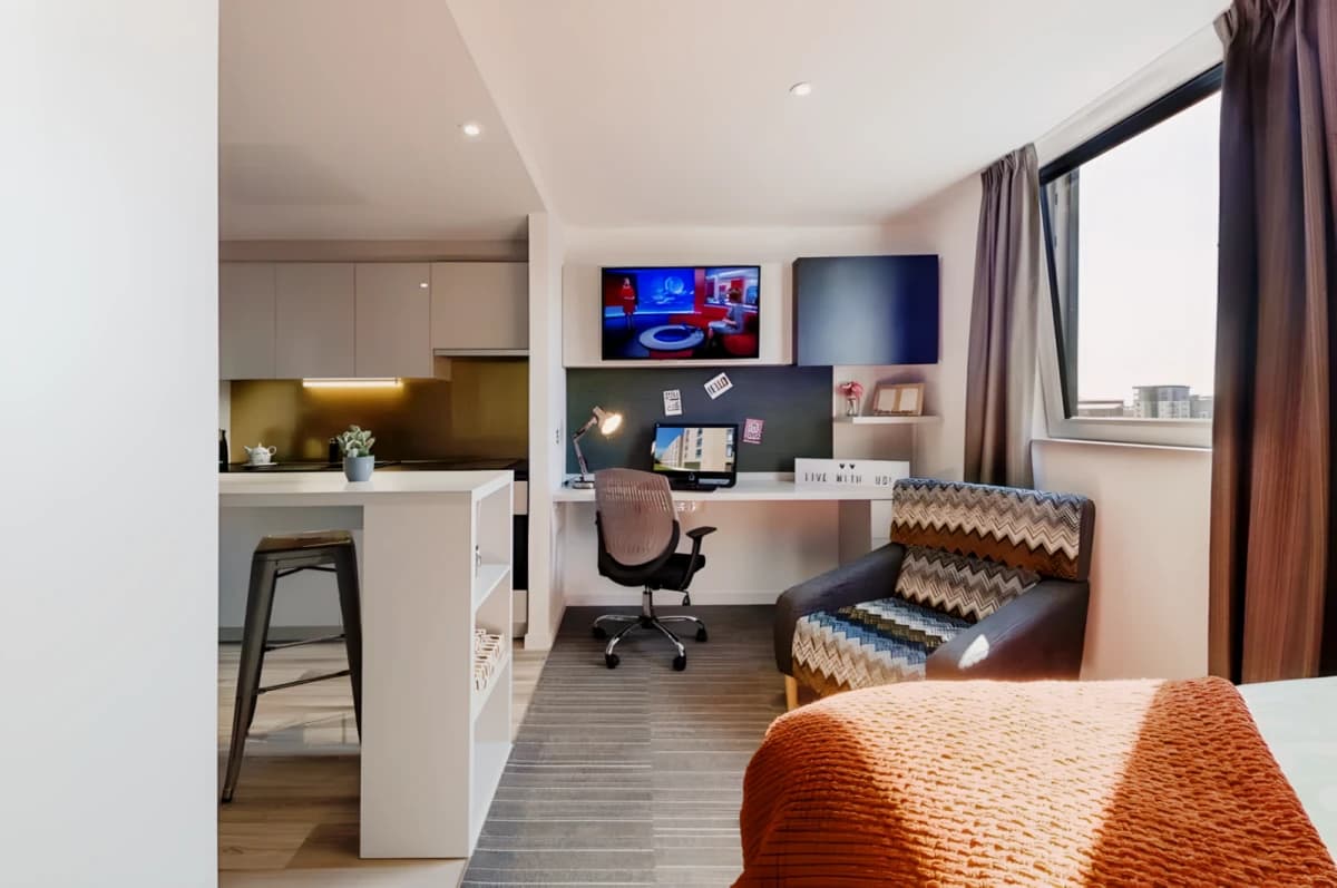 Studio Apartment Silver Plus