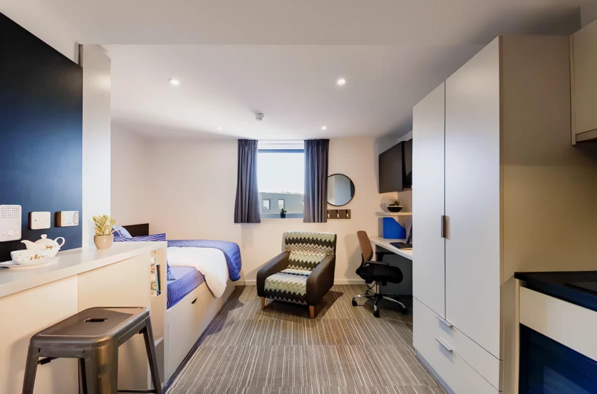 Studio Apartment Silver