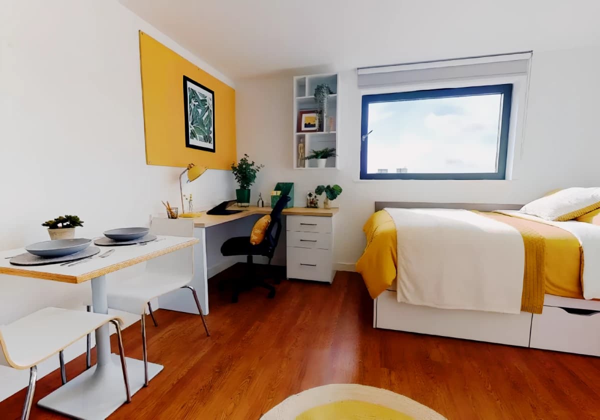 iQ Haywood House image 4