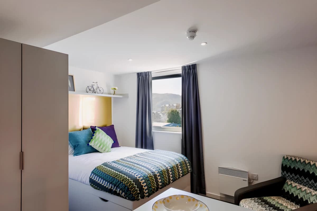 Studio Apartment Silver