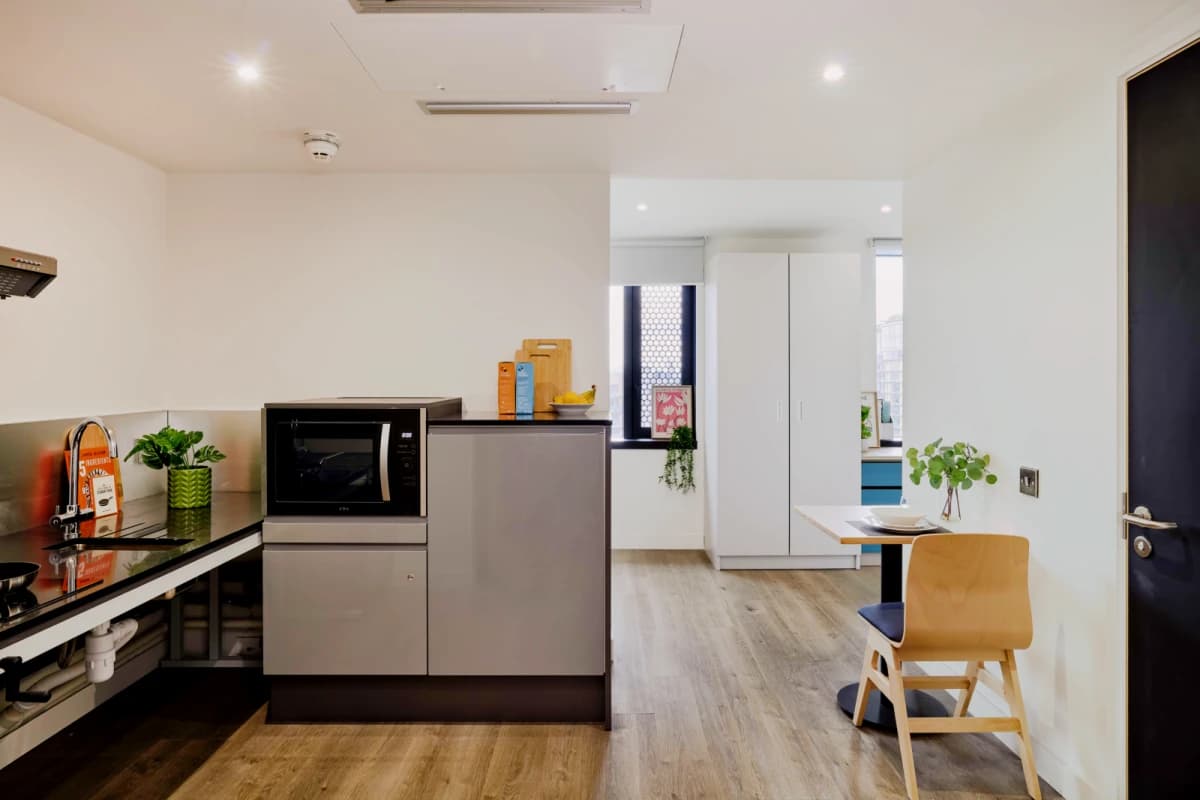 urbanest Battersea image