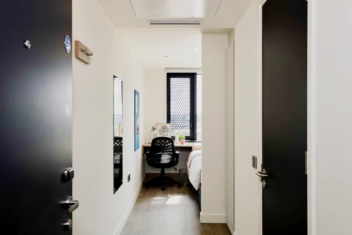 urbanest Battersea image