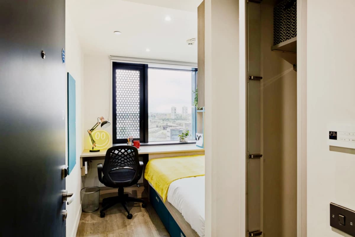 urbanest Battersea image