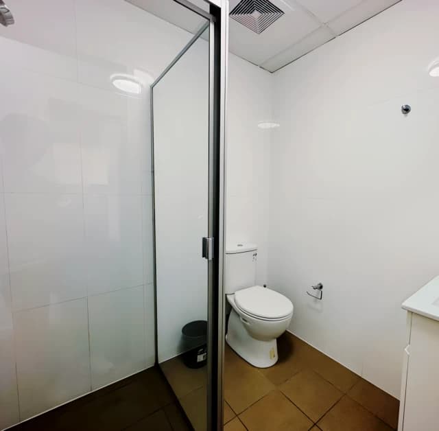 2 bed 2 bath*72-master room