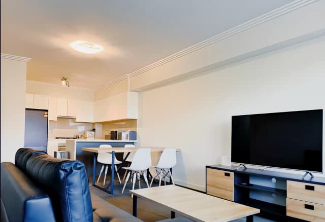 2 bed 2 bath*72-master room