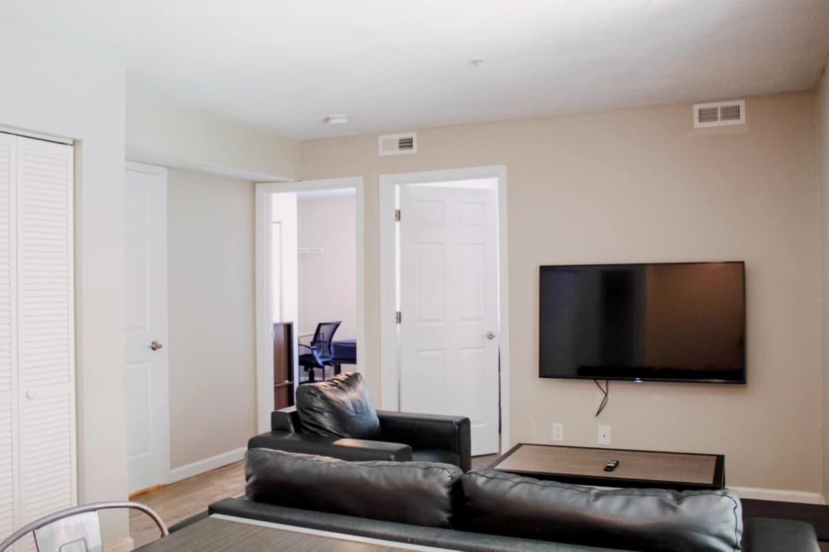 105 S Wright, Champaign, IL 61820 image