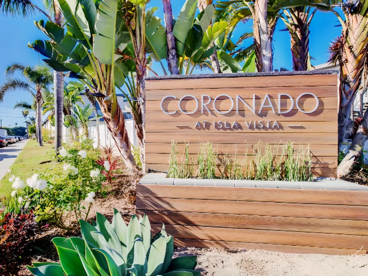 Breakpointe Coronado