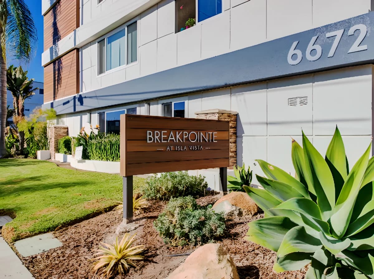 Breakpointe Coronado image 3