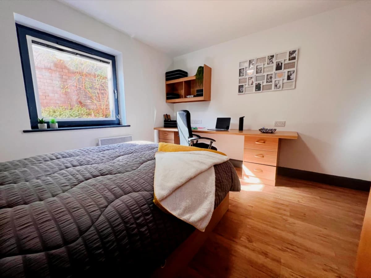 Albion Court image
