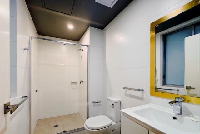 3 bed 2 bath*103 single room