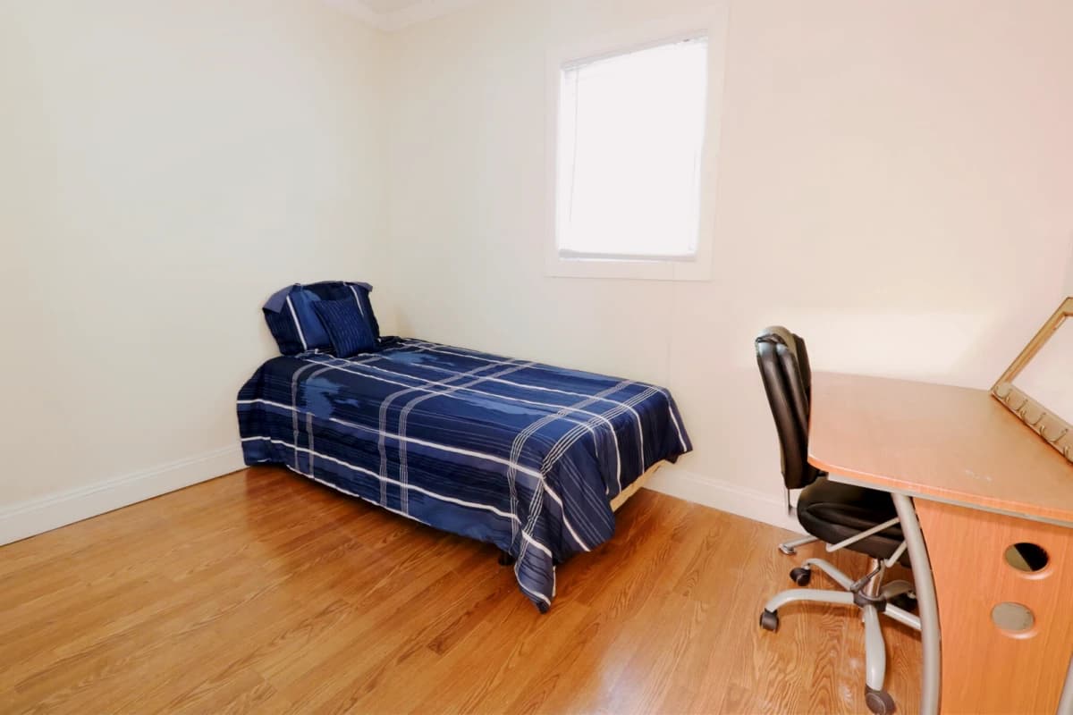 5 Bed 2 Bath