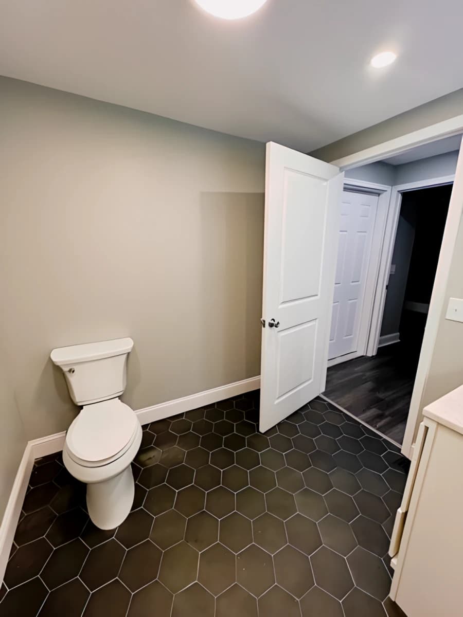 102 Ashworth Pl Apartment 3 image