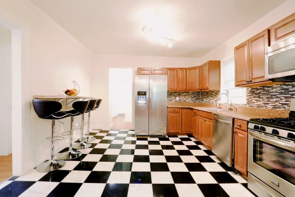 5 Bed 2 Bath