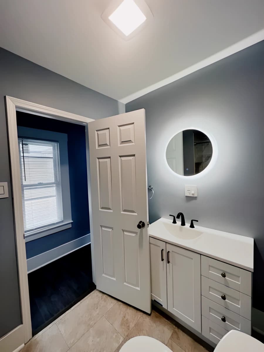 216 Bassett St image