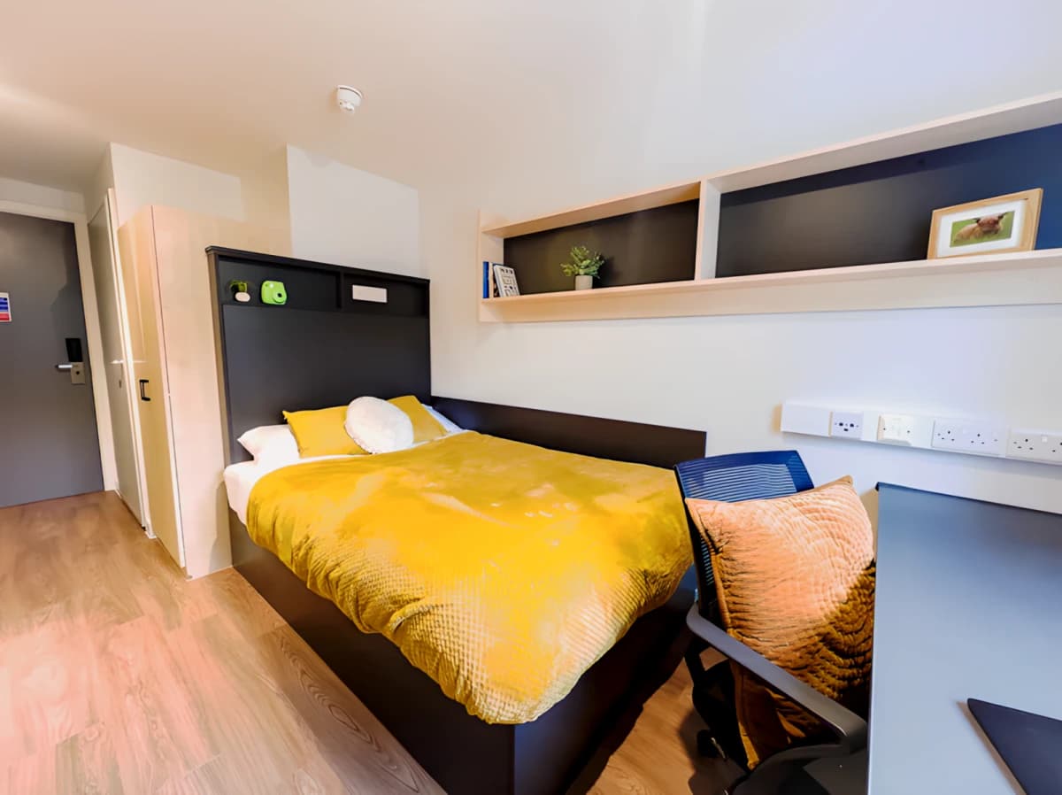 Ensuite silver - city view
