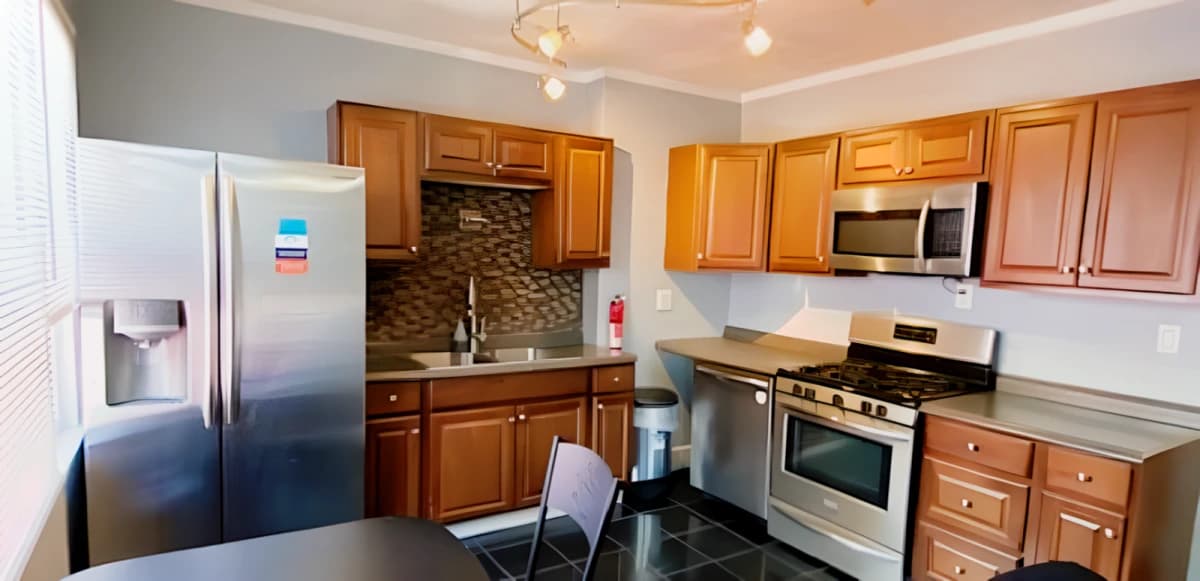 215 Cherry St image