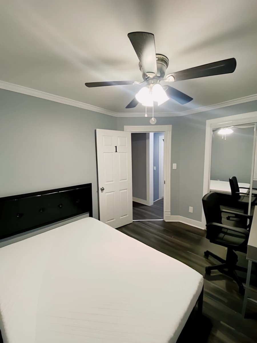 220 Bassett St image