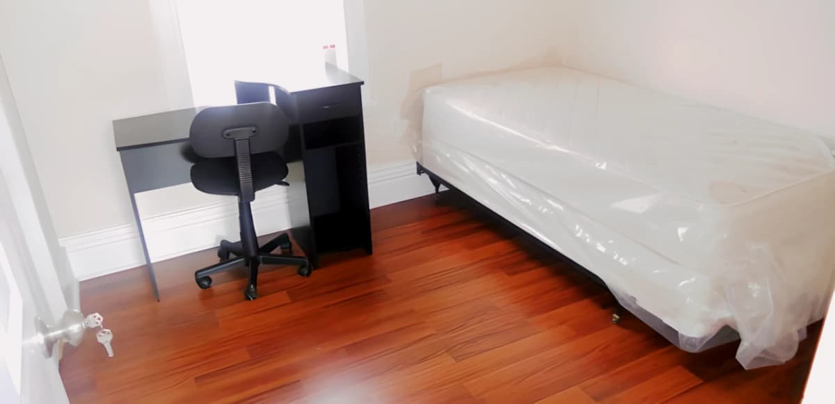 4 Bed 1 Bath St Apartment 1