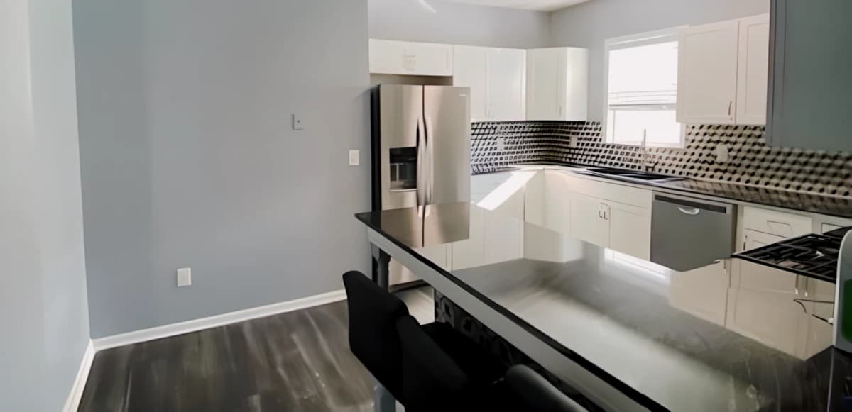 4 Bed 2 Bath Apartment 2