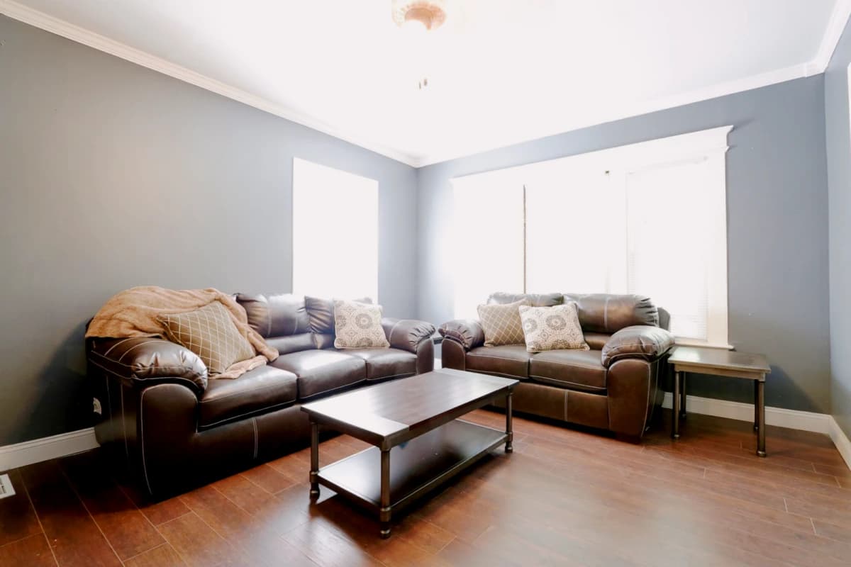 445 Columbus Ave image
