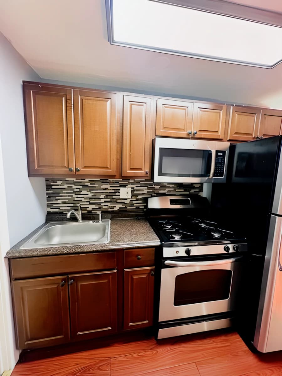 312 Westcott St image