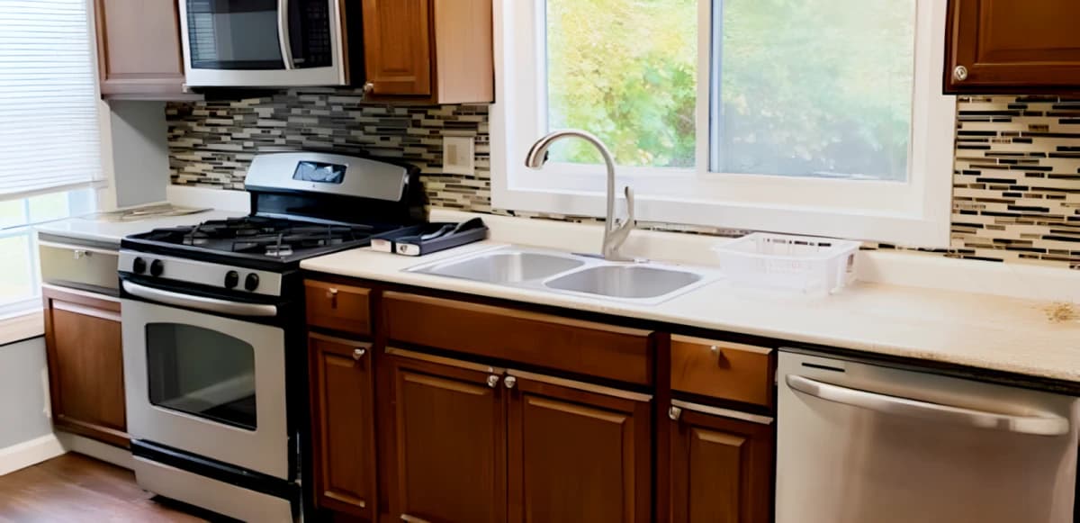 3 Bed 1.5 Bath Apartment 1