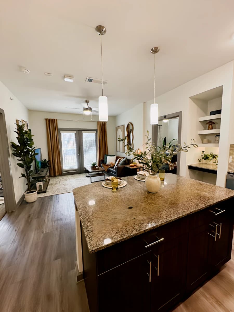 848 Mitchell Apartment image