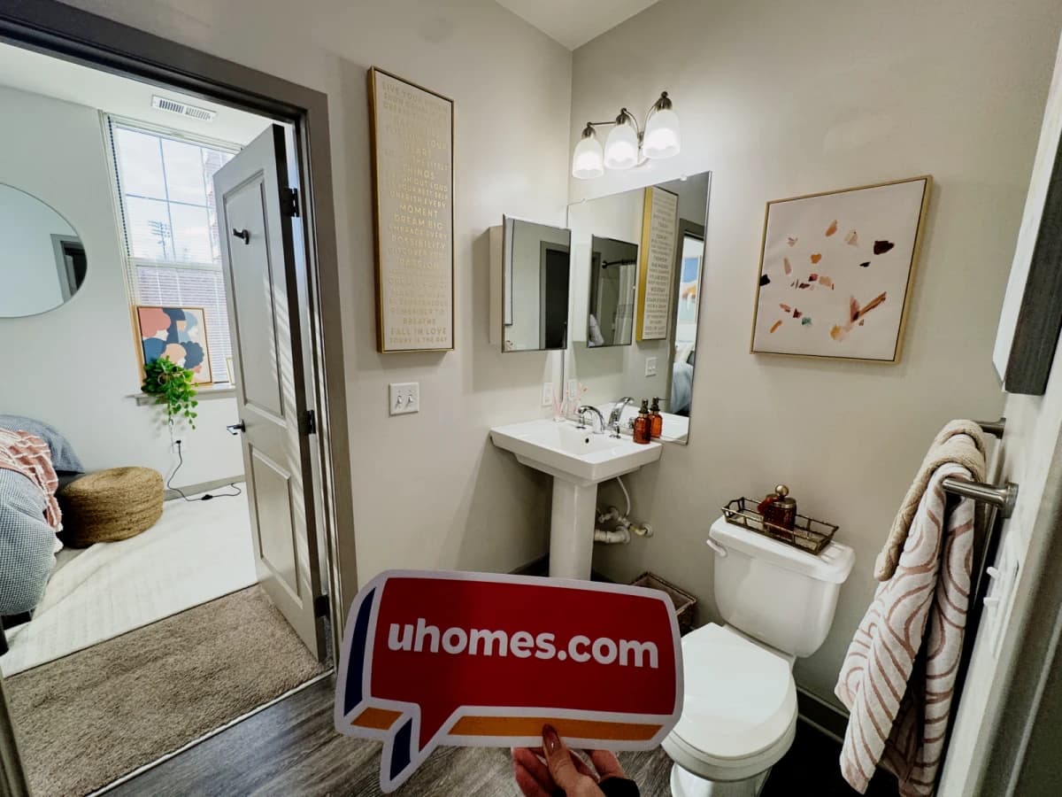 4 Bed 2 Bath D4