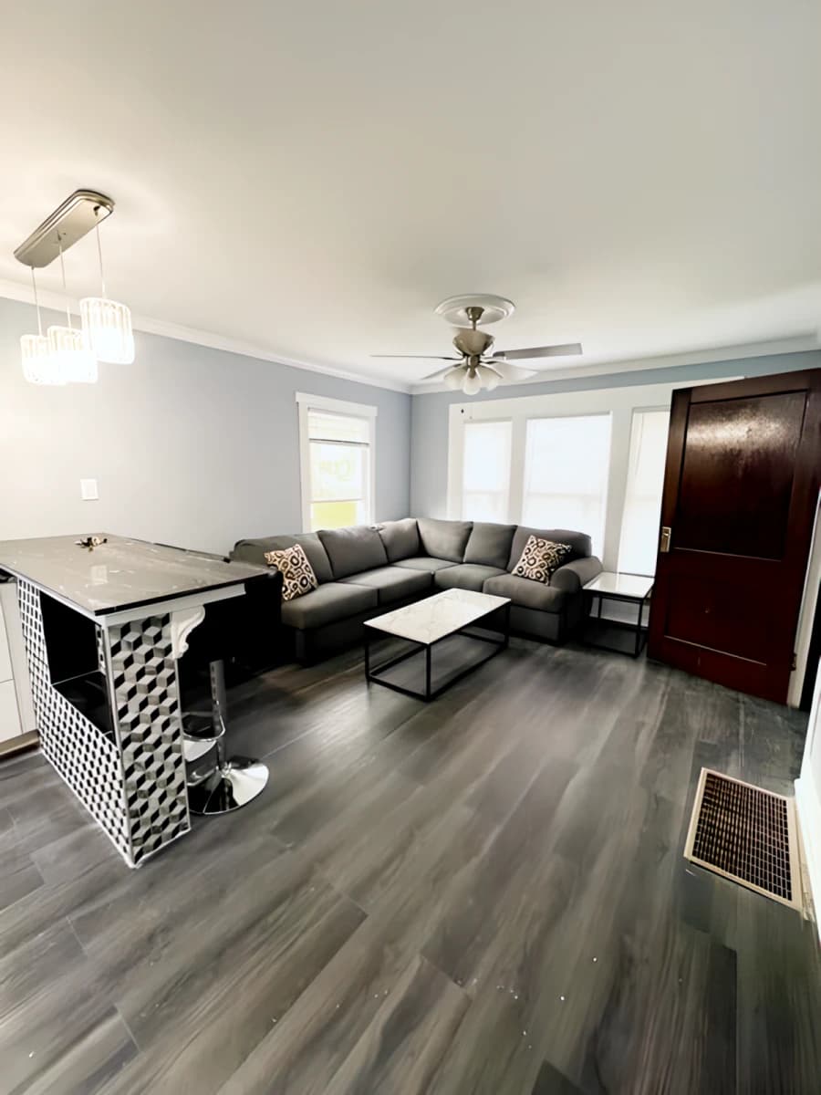 433 Columbus Ave image