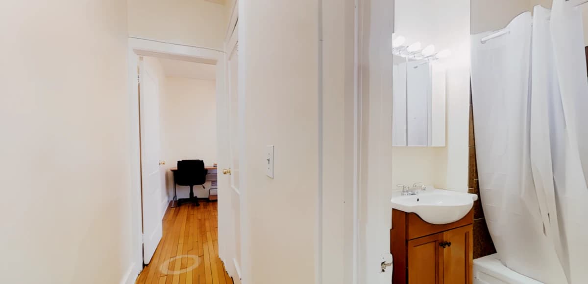 1526 East Genesee St image
