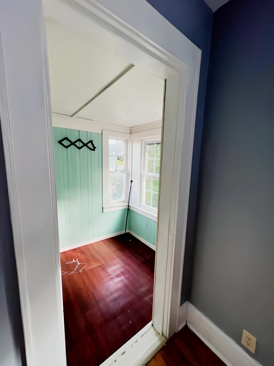 1112 East Colvin St image