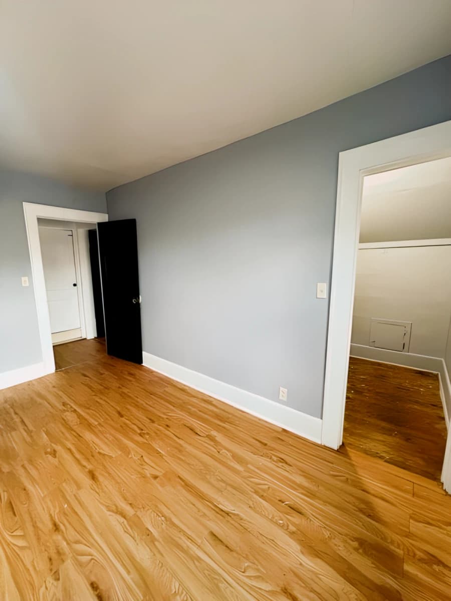 1112 East Colvin St image